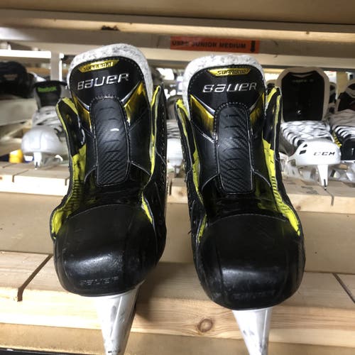 Hockey Goalie Skates Junior Used Bauer Supreme 3S pro Regular Width Size 5