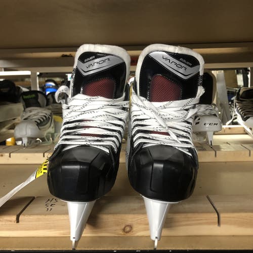 Hockey Goalie Skates Senior New Bauer Vapor X700 Regular Width Size 10