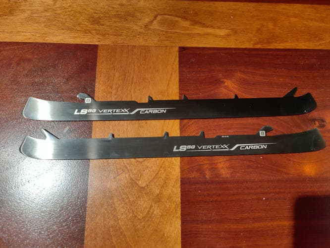New Bauer LS5G Carbon size 8