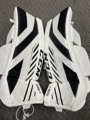 CCM Axis 1.9 Intermediate 31” plus 1” leg pads
