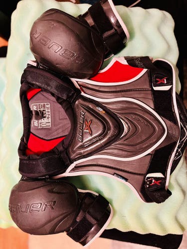 Senior Medium Bauer  Vapor 1X Shoulder Pads