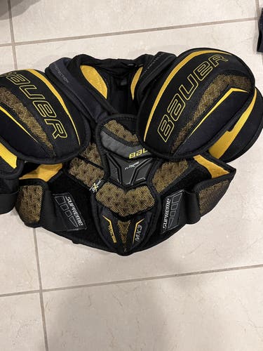 Junior Small Bauer  Supreme TotalOne MX3 Shoulder Pads
