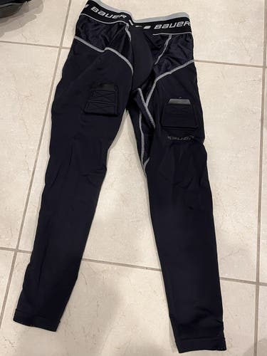 Black Youth Medium Bauer Compression