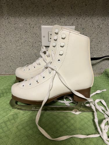 Used Jackson Size 13 Youth Figure Skates