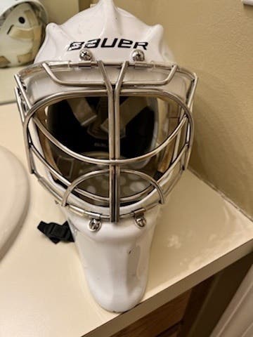 Used Bauer 960 Goalie Mask