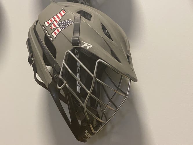 Player's Cascade R Helmet