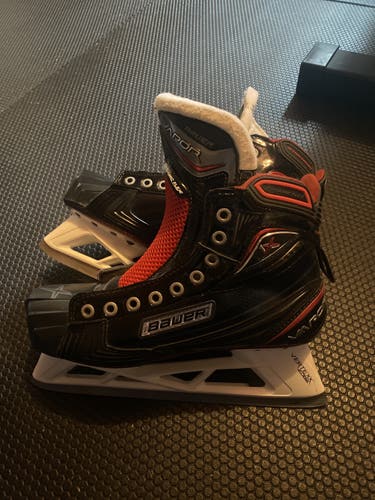 Senior Bauer Regular Width  Size 8.5 Vapor 1X Hockey Goalie Skates