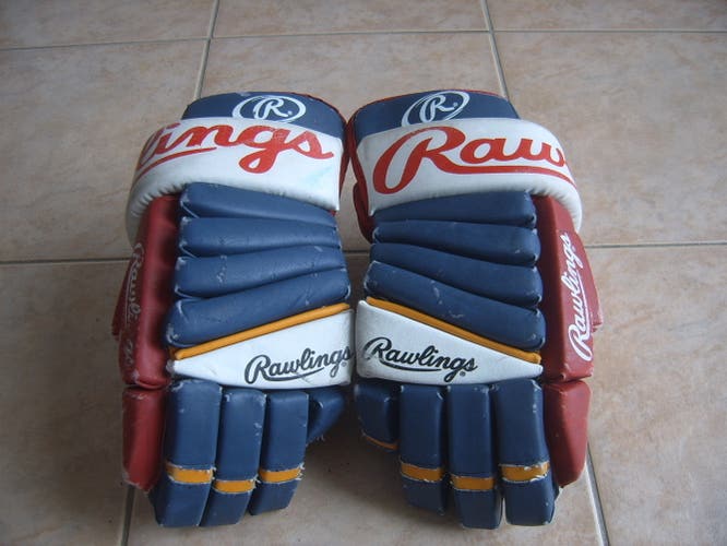 Used Rawlings Senior Hockey Gloves 14" Brett Hull St. Louis Blues Style