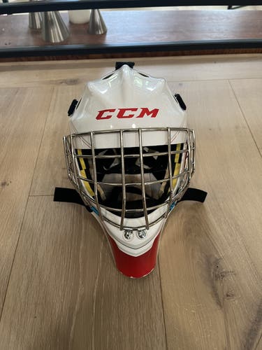 Junior CCM Axis 1.5 Goalie Mask