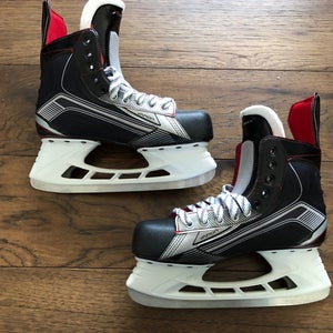 Hockey Skates Senior New Bauer Vapor xselect Regular Width Size 8