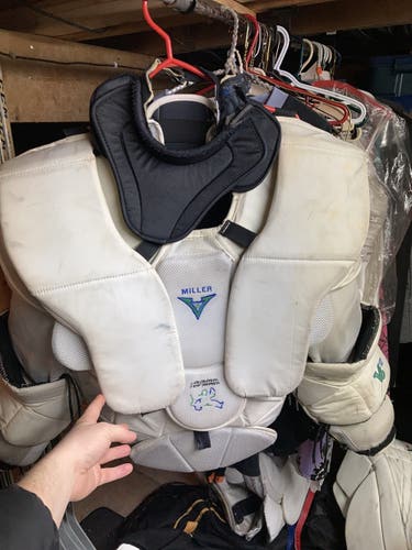 Used XL Vaughn Pro Stock Velocity V6 Goalie Chest Protector