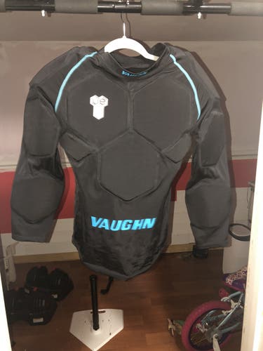 Vaughn VE8  Padded Shirt SR Large