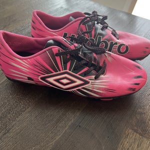Pink Youth Size 4 Umbro Cleats