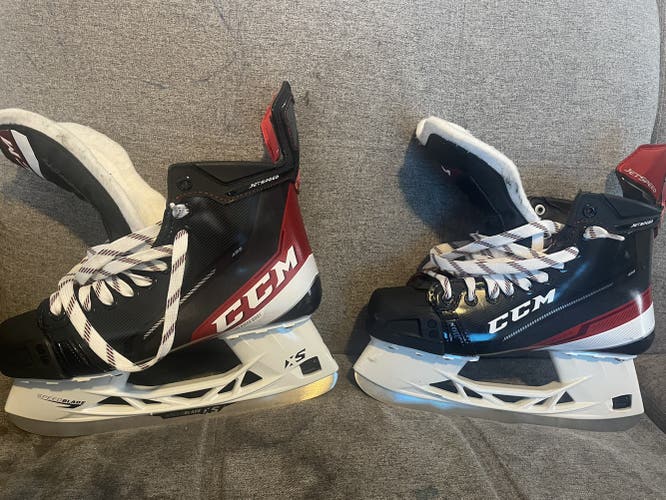 Senior CCM Regular Width  Size 7 jetspeed ft485 Hockey Skates