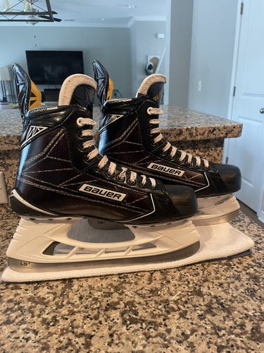 Senior Bauer Regular Width  Size 8 Supreme S190 Hockey Skates
