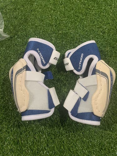 New Small Bauer  Nexus 7000 Elbow Pads