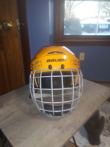 MUST GO Helmet Used Large Bauer