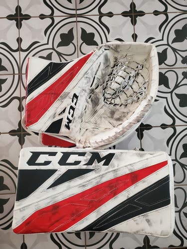 Used CCM Regular Extreme flex 4.9 Glove and Blocker