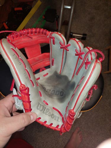 Baseball Glove Used Wilson Right Hand Throw Infield A2000 11.5"