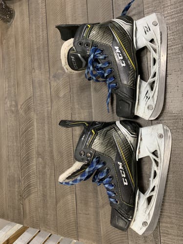 Used CCM   Size 3.5 Tacks 9060 Hockey Skates