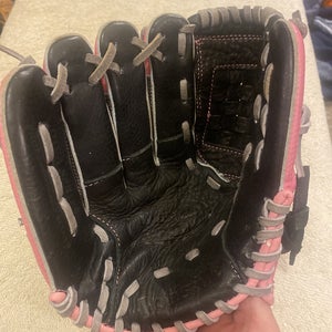 Louisville Slugger Left Hand Throw 10.5" Diva Softball Glove