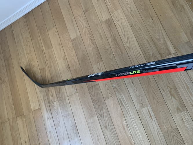 Senior Right Hand Toe Pattern  Vapor Hyperlite Hockey Stick