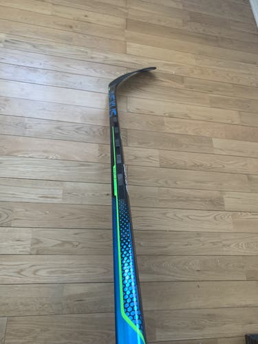 Senior Left Hand Mid Pattern  Nexus Geo Hockey Stick