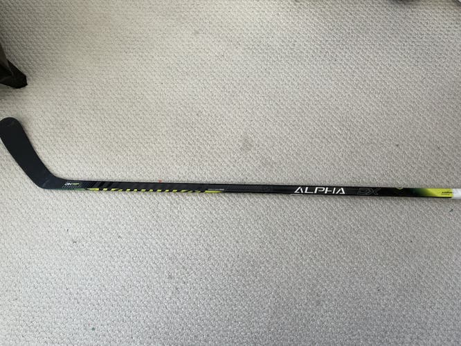 Senior Right Handed Mid Pattern  Alpha DX Hockey Stick