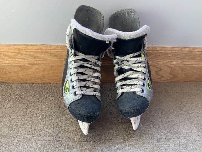 Hockey Skates Junior Used Graf Supra 301 Regular Width Size 3