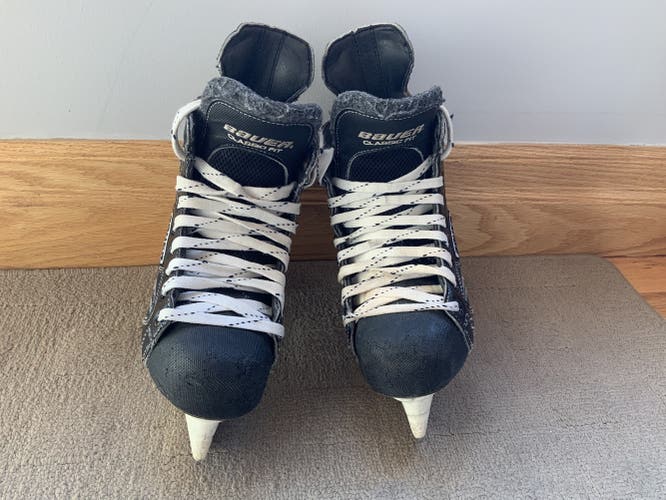 Hockey Skates Junior Used Bauer Supreme Regular Width Size 3