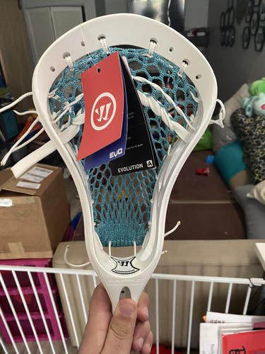 BNWT White Strung Evo 2.0 Box Head