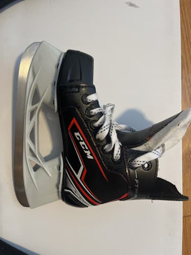 Junior CCM Regular Width Size 1 JetSpeed FT340 Hockey Skates