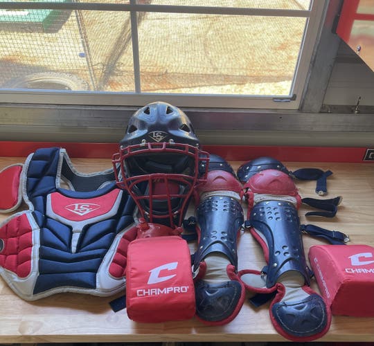 Louisville slugger youth catching gear