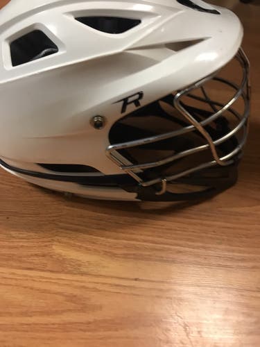 Player's Cascade R Helmet