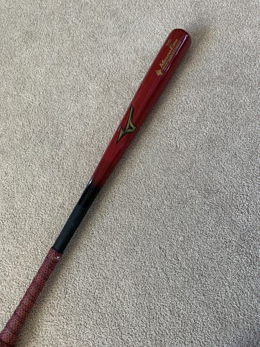 Mizuno Bamboo Elite MZE 243 model wood bat