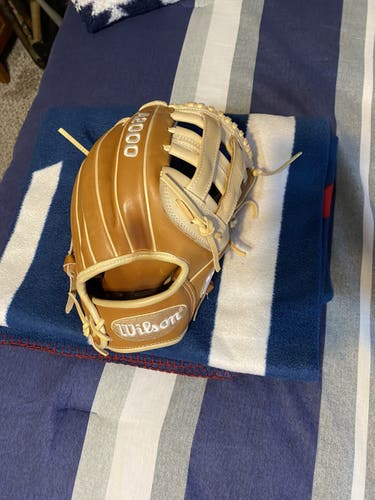 Infield 11.5" A2000 Baseball Glove