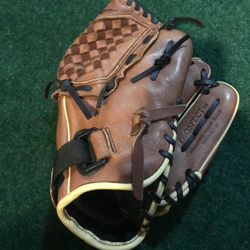 Mizuno Prospect 11"Infield Glove Right Hand Throw