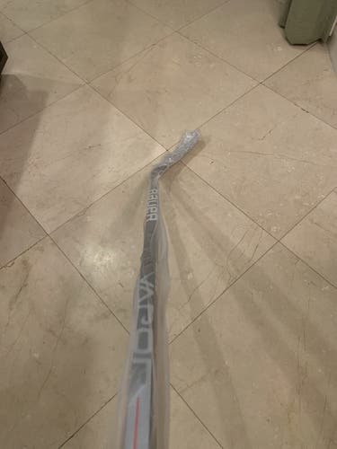 BRAND NEW Senior Right Handed Vapor Hyperlite Hockey Stick