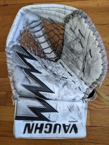 Vaughn Pro V Elite Glove | Regular | Villilta |