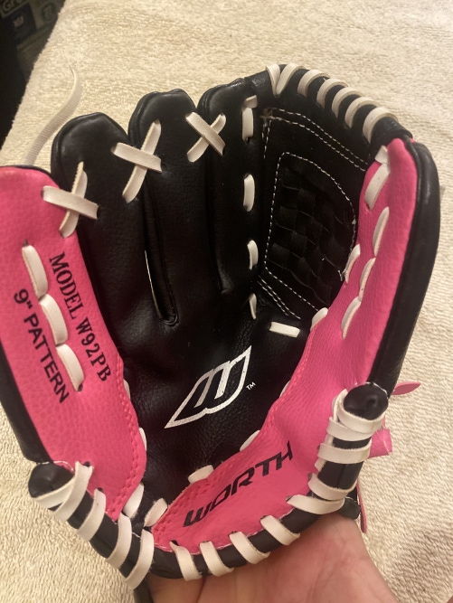 Worth Left Hand Throw 9" W92PB Softball Glove
