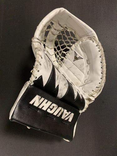 Vaughn V5 Goalie Catch Glove Regular Senior