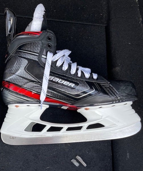 Senior Bauer Regular Width Size 7.5 Vapor 2X Hockey Skates