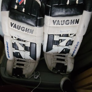 Goalie Leg Pads Used 32" Vaughn Vision vpg3500