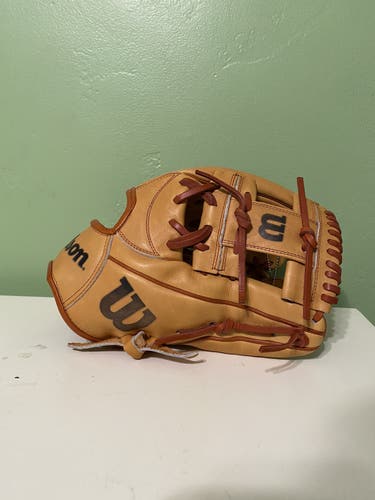 New Wilson A2000 College World Series Wild Horse 11.75”