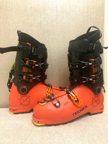 Ski Boots Used Men's Tecnica Alpine Touring Zero g guide pro Stiff Flex in Great Condition