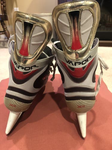 Hockey Skates Senior Used Bauer Vapor XII Extra Wide Width Size 9