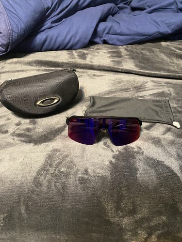 Unisex Medium/Large Oakley Sutro Sunglasses