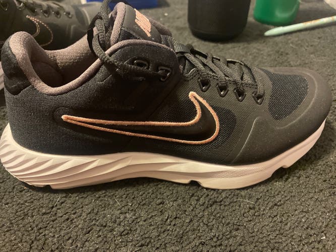 Black Men's Size 7.0 (Women's 8.0) Nike Shoes