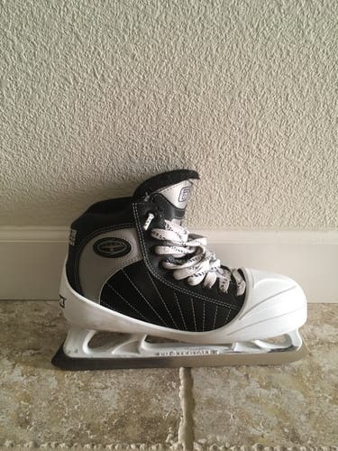 Goalie ice skates mens size 8 CCM tacks with blade covers