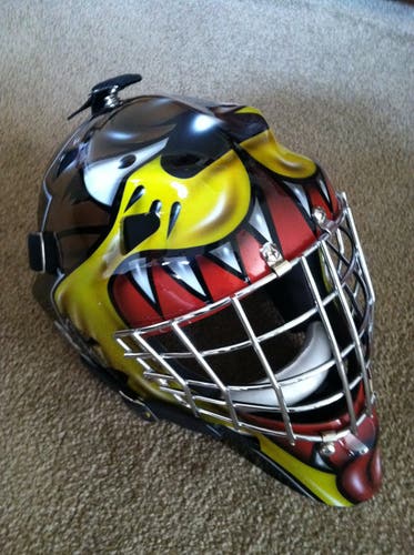 Olie Goalie Mask Senior Used